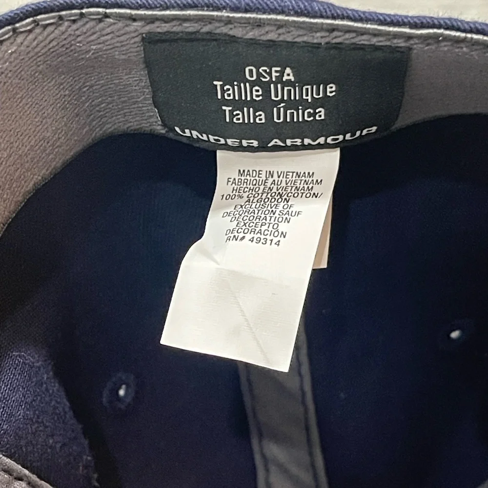 NWT Under Armour Mens Notre Dame Basketball Hat Navy Blue One Size Fits All